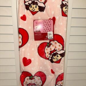 Strawberry shortcake blanket